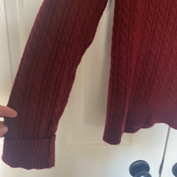 Burgundy sweater - Picture 4 of 4
